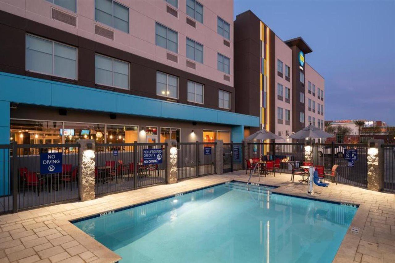 Tru By Hilton Phoenix Glendale Westgate المظهر الخارجي الصورة