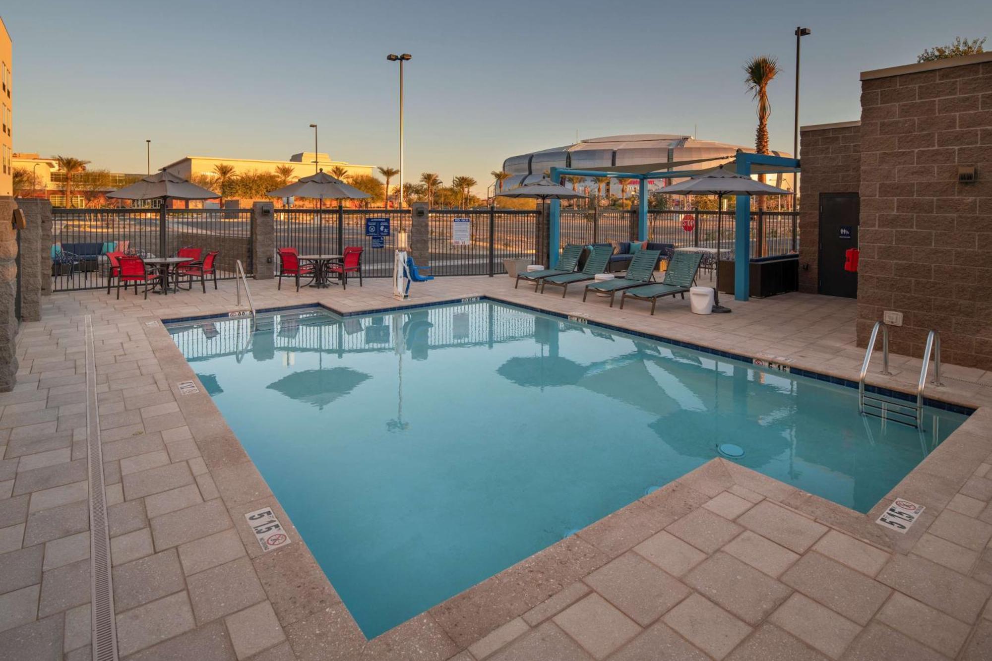 Tru By Hilton Phoenix Glendale Westgate المظهر الخارجي الصورة