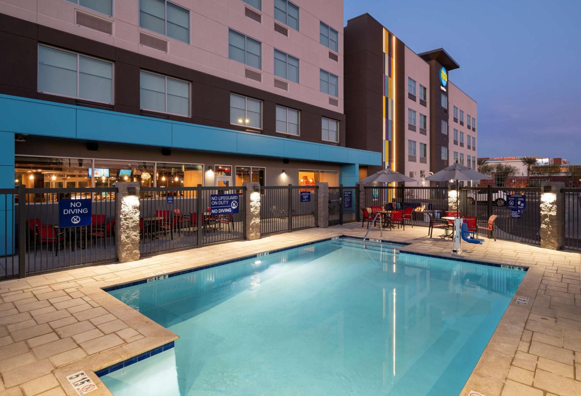 Tru By Hilton Phoenix Glendale Westgate المظهر الخارجي الصورة